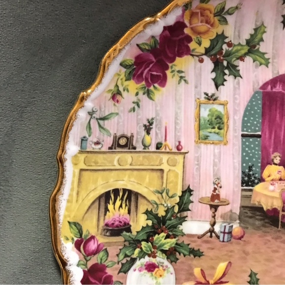 Royal Albert Plate - Christmas at Home Christmas Magic Collector Plate 1988 - Picture 7 of 7